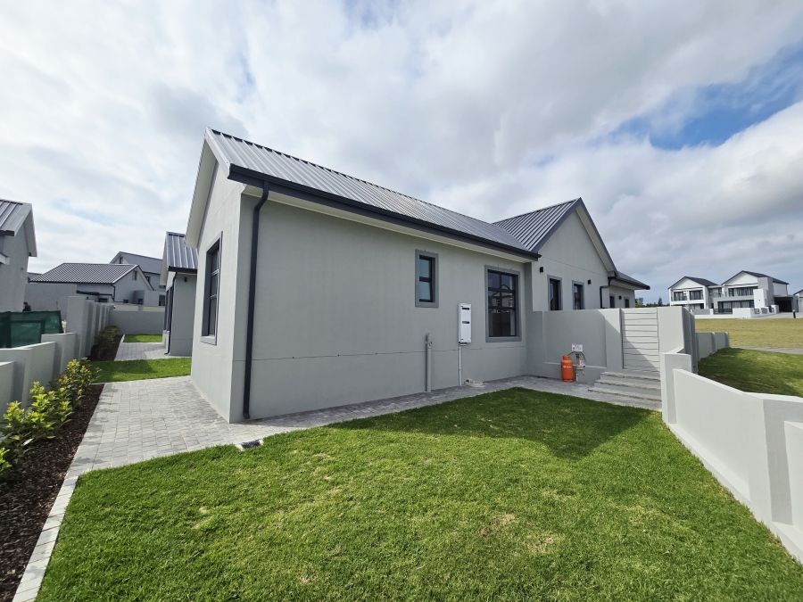 3 Bedroom Property for Sale in Kingswood Golf Estate Western Cape